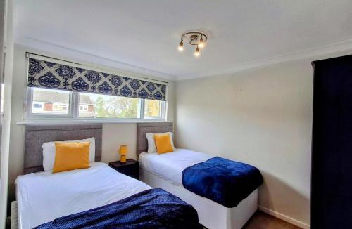 Ingatestone House | Modern townhouse with easy access to London