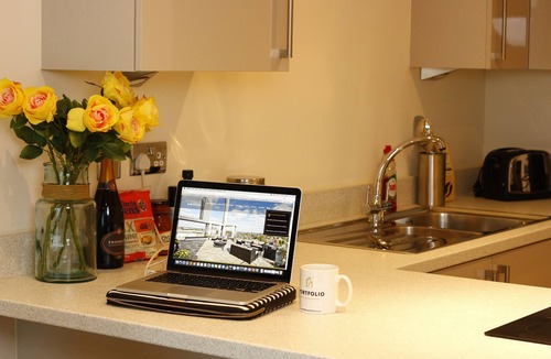 Welwyn Garden City Apartment | ✨ Modern Welwyn Garden City 2‑Bedroom Serviced Apartment with Free Parking ✨