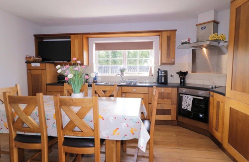 Enniskillen Cottage | MOLLY'S COTTAGE, pet friendly in Derrylin, County Fermanagh