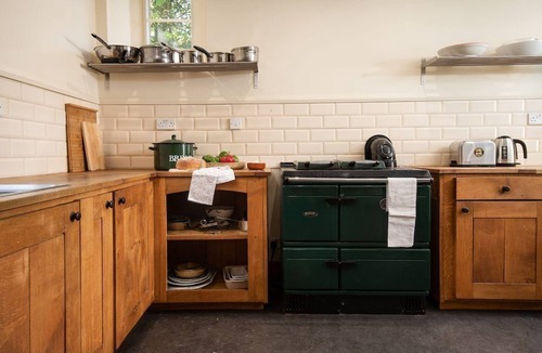 Biggar House | MOSSFENNAN HOUSE, Broughton - sleeps 8 with vast gardens, Wi-Fi and open fire