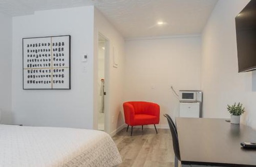 Brossard Hotel | Motel Champlain