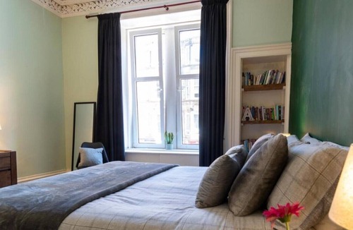 Glasgow Apartment | Mount Florida Pad