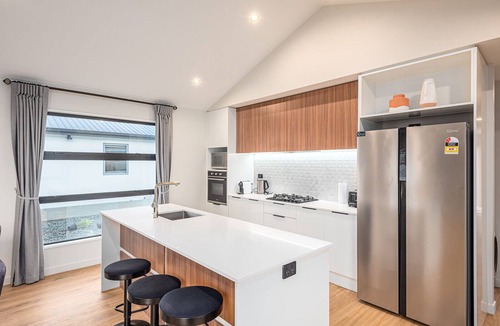Tekapo Apartment | Mountain view/peaceful/warm/family friendly/3bedroom3bathroom/king bed/unitA