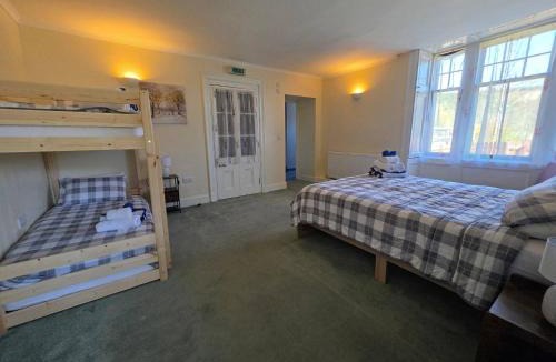 Mainland Apartment | Mountain View - Sleeps 4 - Garden - Pet Friendly