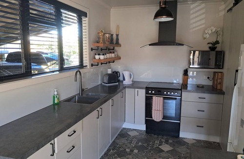 Hanmer Springs House | Mountain Views & Dog friendly on Woodbank