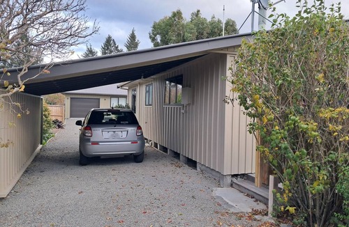 Hanmer Springs House | Mountain Views & Dog friendly on Woodbank