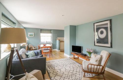 Hadleigh House | Mulberry Cottage