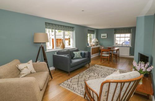Hadleigh House | Mulberry Cottage