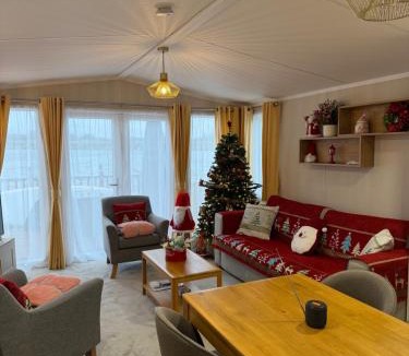 Crowle House | Mulberry Heaven - Clearwater