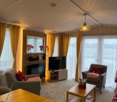 Crowle House | Mulberry Heaven - Clearwater