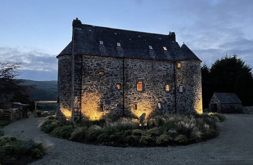 Kilmartin Cottage | Multi-Awarded Castle Nestled in Historic Glen
