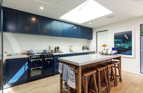 Moetapu Bay House | Nature's Luxe - Moetapu Bay Holiday Home