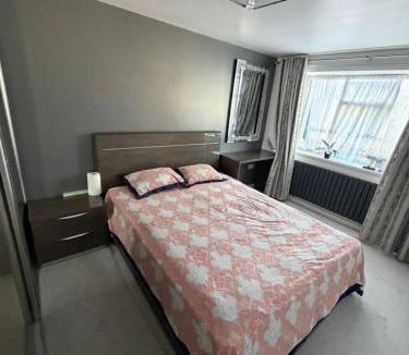 East Ham House | Navarre peace place