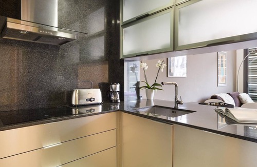 el Fort Pienc Apartment | Near La Catedral del Mar - 3 rooms for 8 people with pool