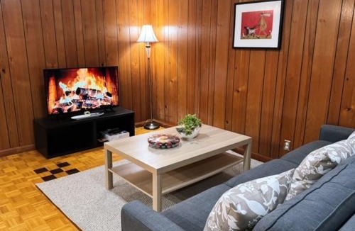 Newtonbrook House | Near Yonge Finch Subway Station spacious two-bedroom suite, Free Parking