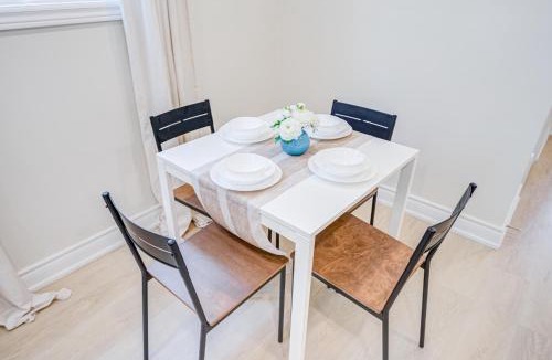 Steeles Villa | nest in orchard-main unit room