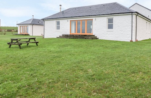 Rothesay Cottage | NETHER STRAVANNAN SOUTH, pet friendly in Rothesay, Isle Of Bute