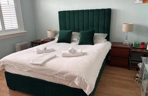 Longcroft House | Netherby Guest House Edinburgh