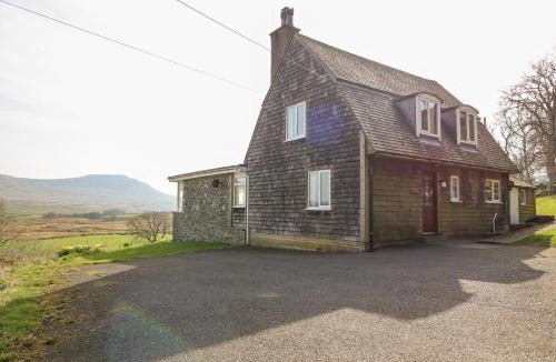 Fourstones Near Bentham House | Netherscar