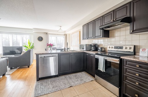 Thorold Apartment | New 3BR Townhouse, Minutes to Niagara Falls and Brock University by GLOBALSTAY