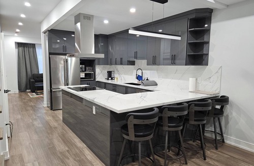 Old East York House | New and cozy modern house near transit, parks, restaurants, shops, quiet street!