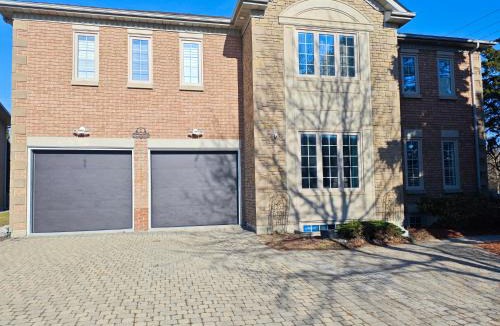 Richmond Hill House | New and Stylish 3BR Private Basement Apartment with 3 Baths & Parking