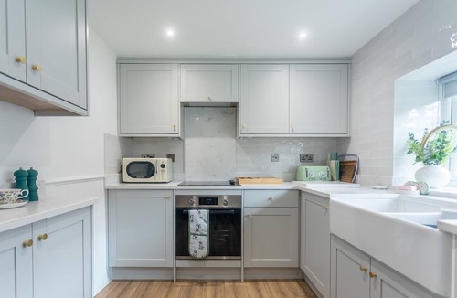 Knaresborough House | NEW! Cosy Stone Cottage With Free Parking & Wifi