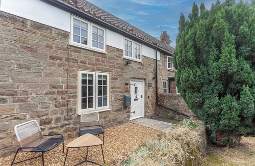 Knaresborough House | NEW! Cosy Stone Cottage With Free Parking & Wifi