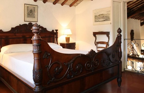 Santa Marinella Villa | NEW! Il Castelletto, Idyllic Beach Villa, commute from Rome, pool, walk to beach train station