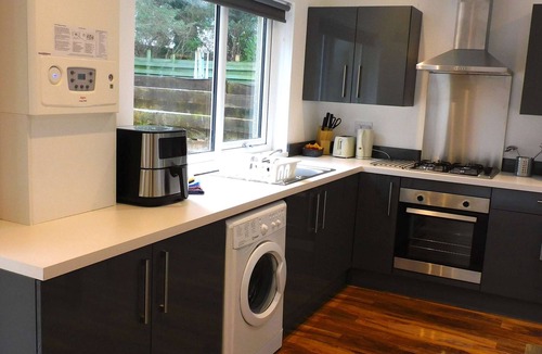 East Kilbride House | NEW - Large Fully Renovated House in East Kilbride
