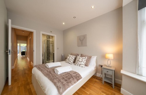 Cricklewood Apartment | New! Lovely 2 Bed Serviced Apartment with free parking