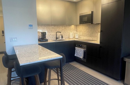 Bayview Village Condo | New modern 1BR suite condo near Bayview Village