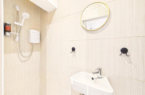 Luton Apartment | NEW Ridgway Home By Signature Stays - Central - FREE Parking