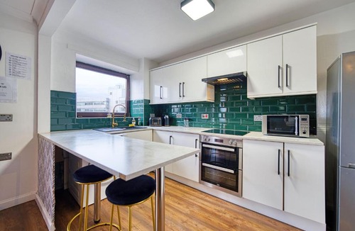 Finnieston Apartment | New Slick Finnieston Pad w/Free Parking