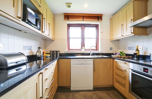 St Wenn Cottage | New with special offers-Sunflower Cottage, sleeps 6 + dogs + use of facilities n