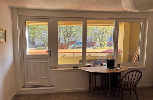 Trinity Apartment | Newhaven apartment with balcony