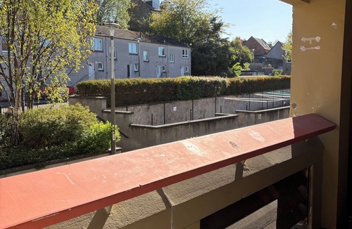 Trinity Apartment | Newhaven apartment with balcony