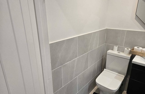 Stevenage Apartment | Newly Built Cosy Studio Apartment.Perfect for a Single professional or Couple