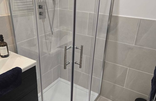 Stevenage Apartment | Newly Built Cosy Studio Apartment.Perfect for a Single professional or Couple