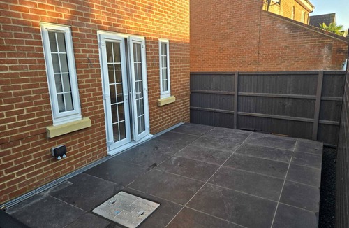 Stevenage Apartment | Newly Built Cosy Studio Apartment..Perfect for a Single professional or Couple