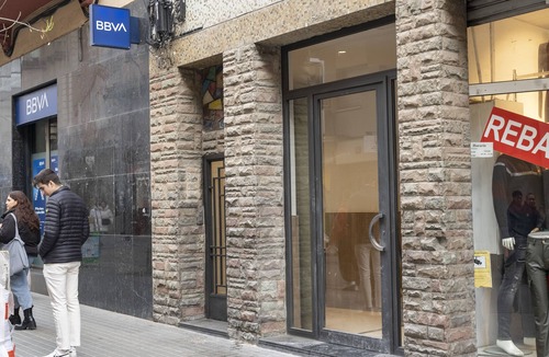 Collblanc y La Torrassa Apartment | Newly renovated 3 bedroom apartments centrally located in Barcelona