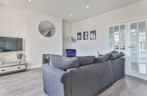 Sheffield House | Newly Extended 3 Bed Family Home Near Graves Park