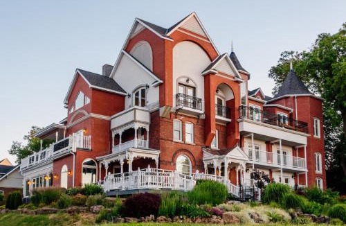 Niagara Falls Bed & Breakfast | Niagara Grandview Boutique Hotel