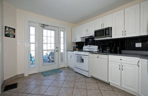 Niagara Falls House | Niagara Sky Line 2- Walk to the Falls WIFI/Parking