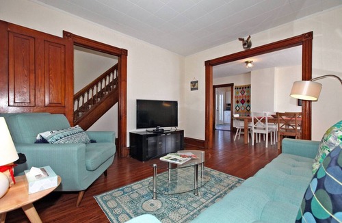 Niagara Falls House | Niagara Sky Line 2- Walk to the Falls WIFI/Parking