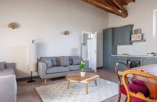 San Pietro in Bossolo Villa | Nice apartment in villa for 6 people with WIFI, pool and TV, close to Greve In Chianti