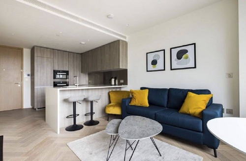 Bishopsgate Apartment | Nice apartment for 2 people with WIFI, pool and TV