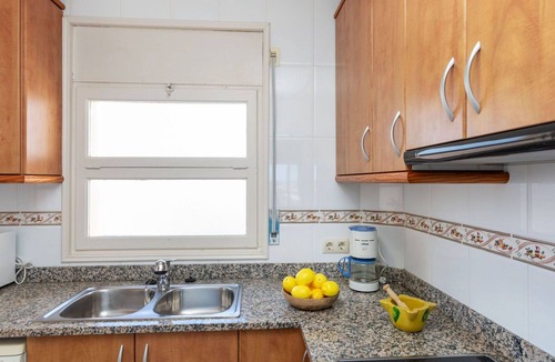 L'Escala Apartment | Nice apartment for 4 guests with A/C, WIFI, TV and balcony