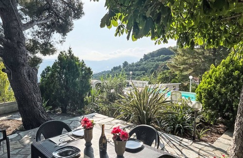 Civezza Apartment | Nice apartment for 4 people with pool, WIFI, TV, patio and panoramic view
