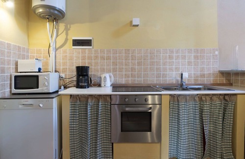 Valloria Apartment | Nice apartment for 8 people with pool, WIFI, TV, patio, pets allowed and panoramic view